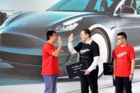 Tesla: Đến lúc mở sâm-panh rồi!