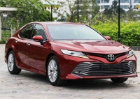 Toyota Camry giảm giá ‘sập sàn’ tới 75 triệu đồng để dọn kho, khách hàng Việt đua nhau săn lùng