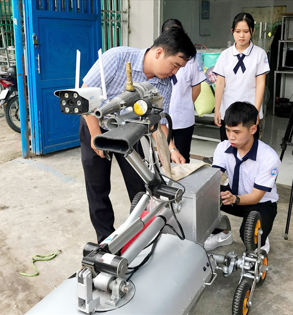 p/Robot chữa cháy - Giải nhất Cuộc thi Sáng tạo thanh thiếu niên TP.Cần Thơ 2019 - 2020.