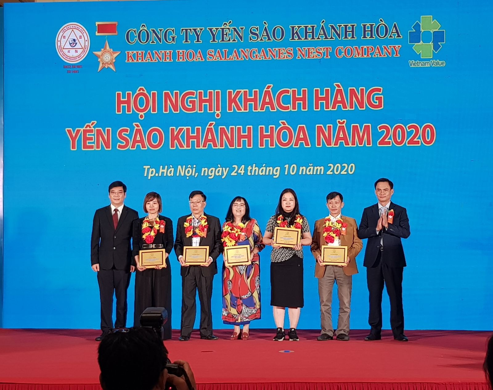 Danh hiệu Nhà phân phối Vàng