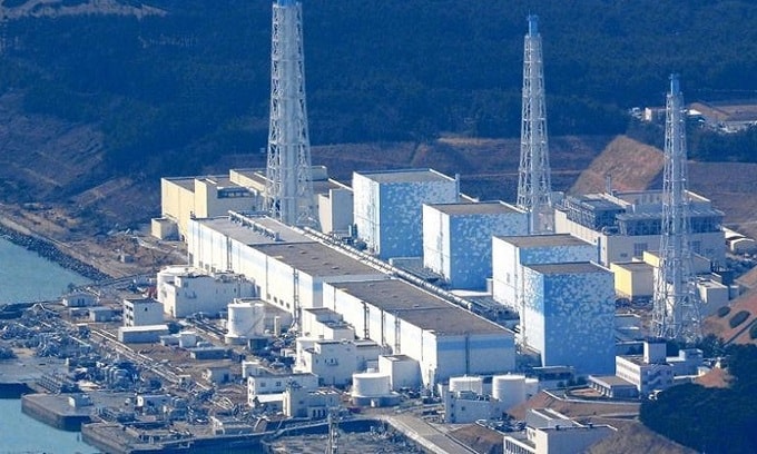 Nhà máy điện hạt nhân Fukushima đang hết chỗ chứa nước nhiễm xạ. Ảnh: Asahi.