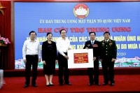 Cựu chiến binh, Anh hùng Lao động Lê Văn Kiểm và gia đình ủng hộ 31.8 tỷ đồng cho người nghèo và người dân bị bão lũ