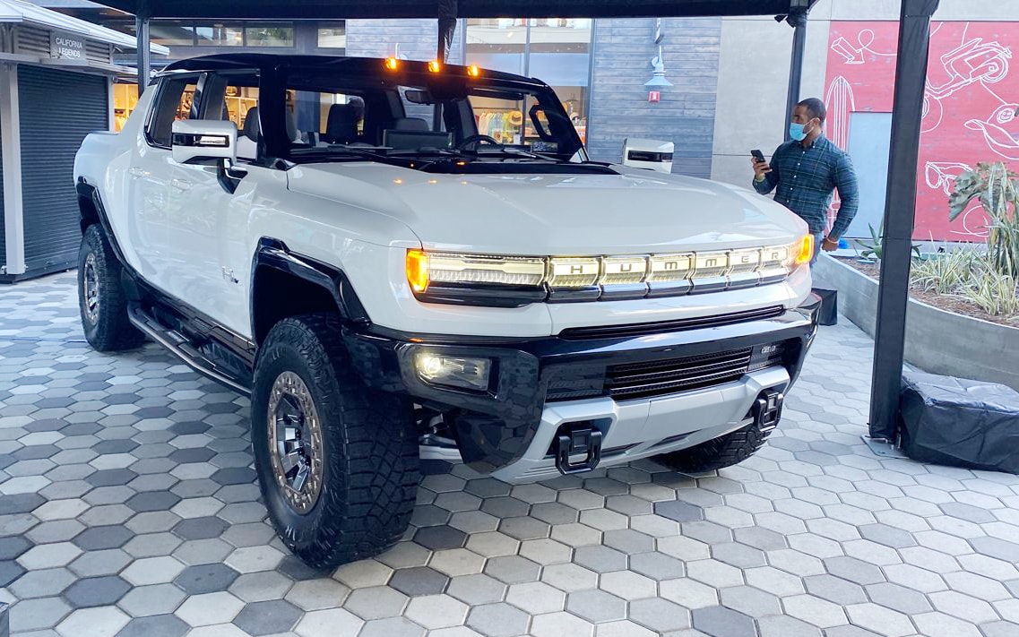  Hummer tái xuất hiện trên thị trường với dòng xe GMC Hummer EV chạy điện. Ảnh: Spectrum News