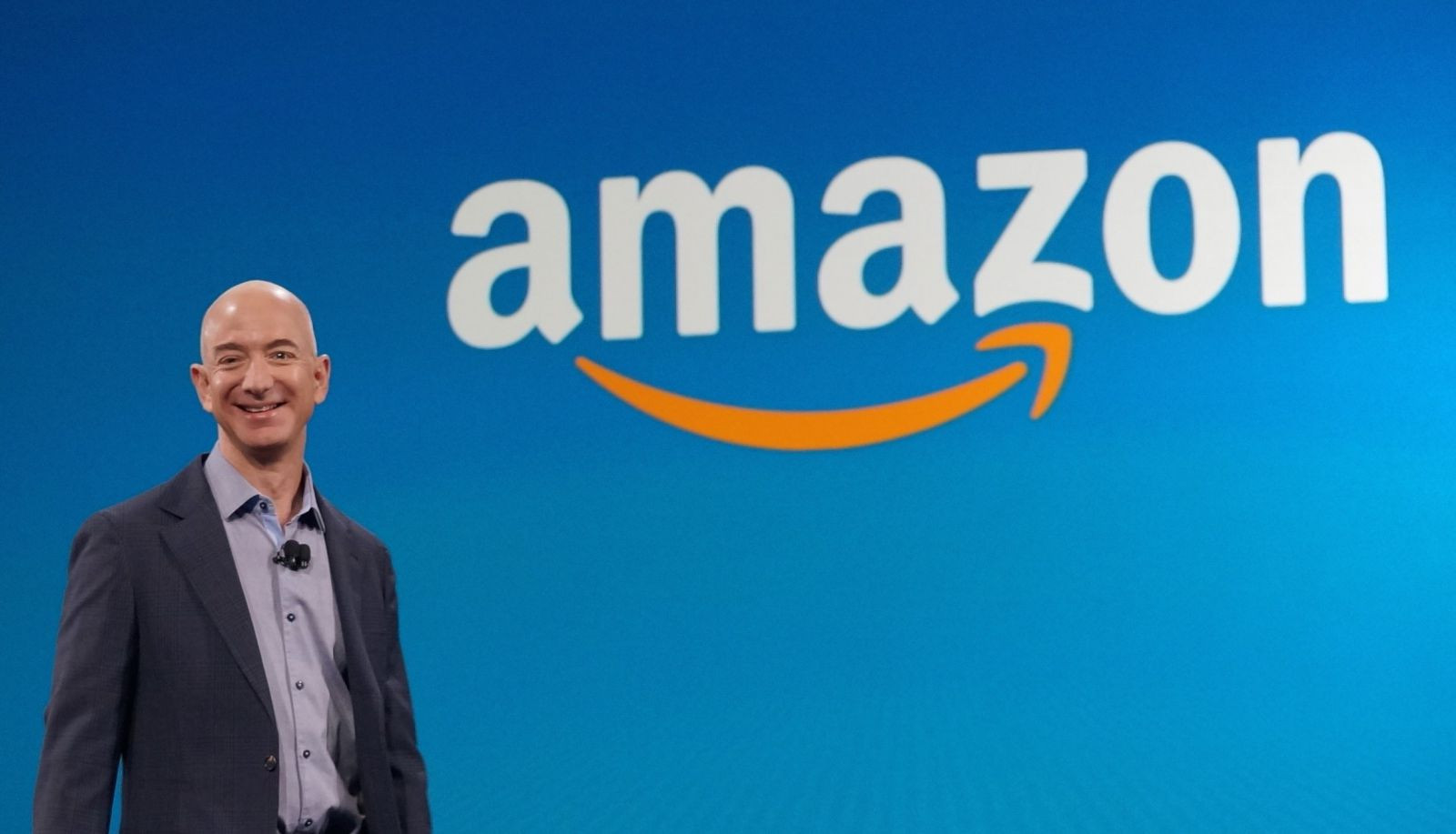 Jeff Bezos và Amazon đang 