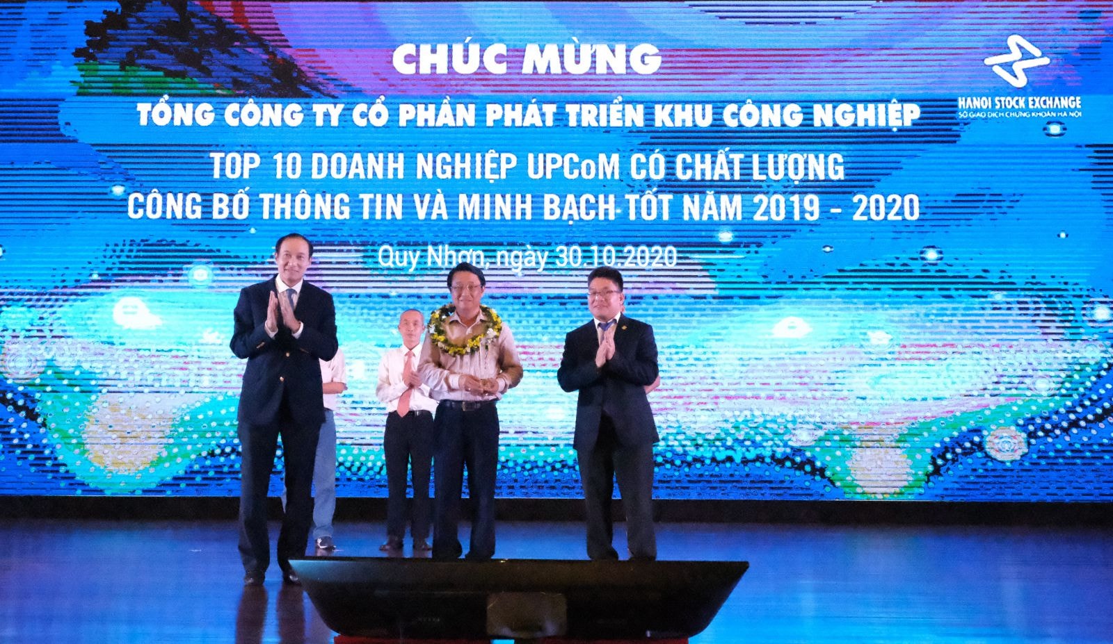 SNZ đạt TOP 10 DN UPCoM có chất lượng CBTT và minh bạch tốt nhất năm 2019 - 2020