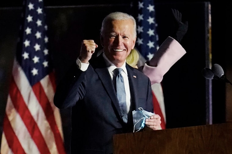 Ứng cử viên tổng thống của đảng Dân chủ, cựu Phó Tổng thống Joe Biden nói chuyện với những người ủng hộ ở Wilmington, Delaware [Paul Sancya / The Associated Press]