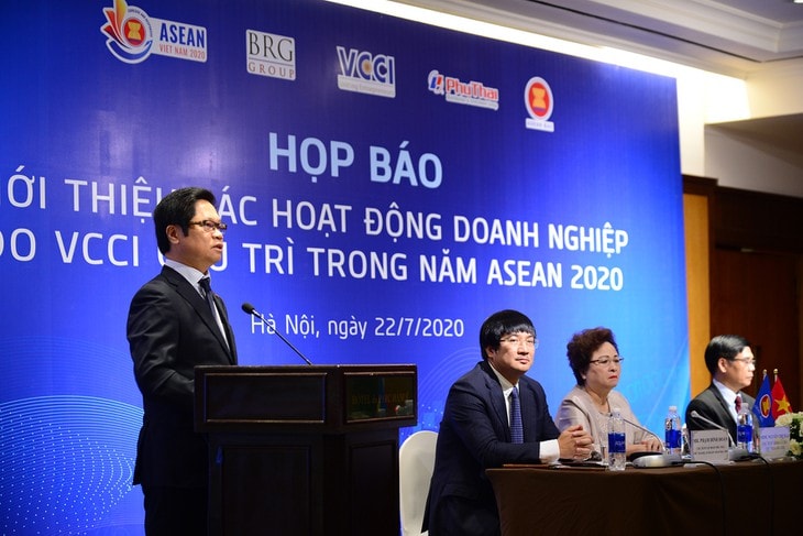 Trong năm Việt Nam là Chủ tịch ASEAN, VCCI đã có nhiều hoạt động trong khuôn khổ các chương trình của EABC