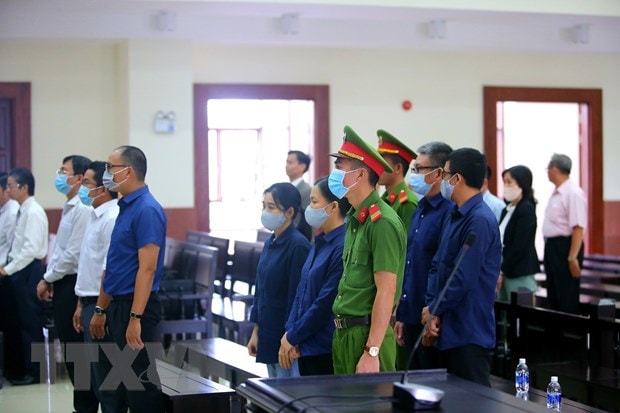 Các bị cáo tại phiên tòa ngày 11/11/2020. (Ảnh: Thành Chung/TTXVN)