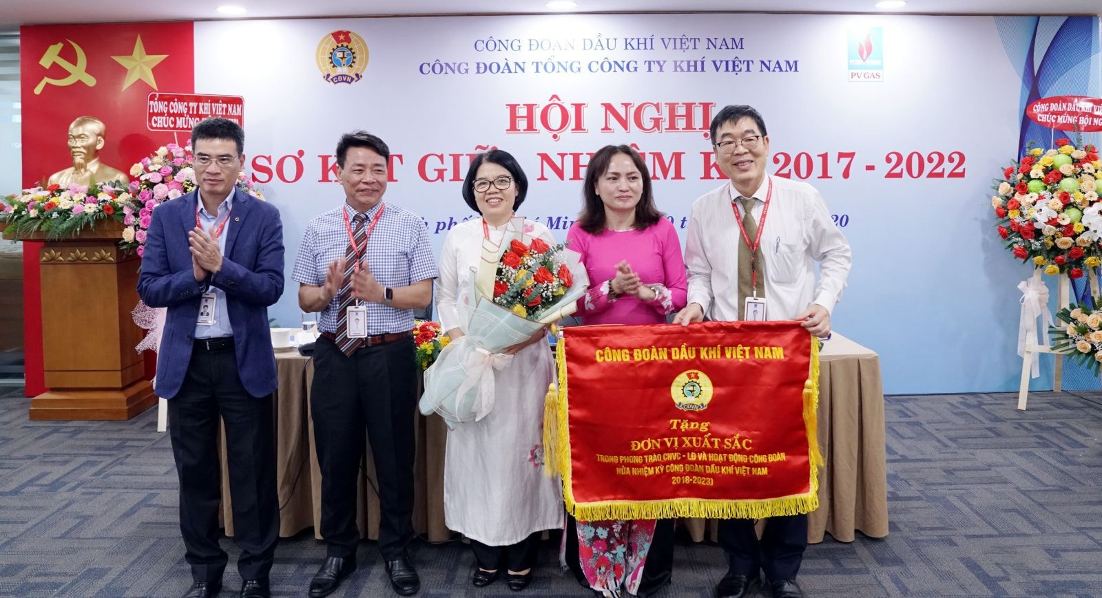 Hội nghị đã trao 