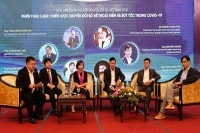 Chuyển đổi số để thoát hiểm và bứt tốc