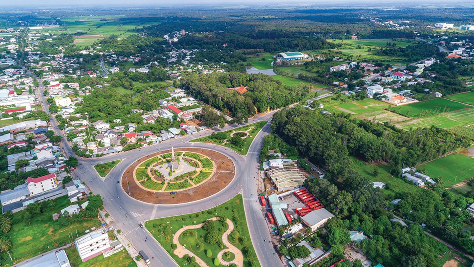  Trà Vinh phát triển đồng bộ hạ tầng kỹ thuật, hạ tầng xã hội tạo điều kiện thuận lợi để thu hút và phát triển các dự án có quy mô lớn.