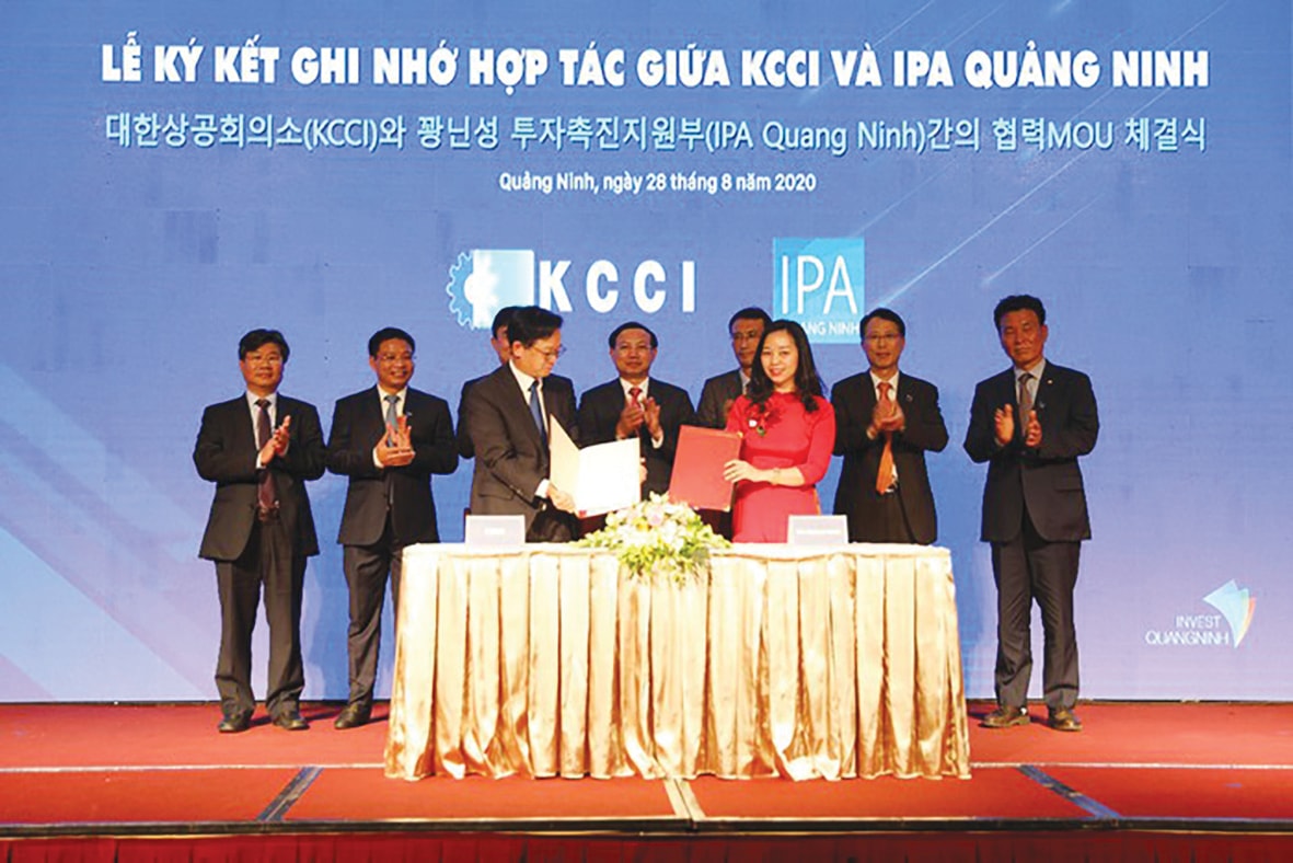  Ban Xúc tiến và Hỗ trợ đầu tư Quảng Ninh và Phòng Thương mại & Công nghiệp Hàn Quốc (KCCI) ký kết biên bản ghi nhớ về hợp tác xúc tiến đầu tư ảnh Đỗ Phương)