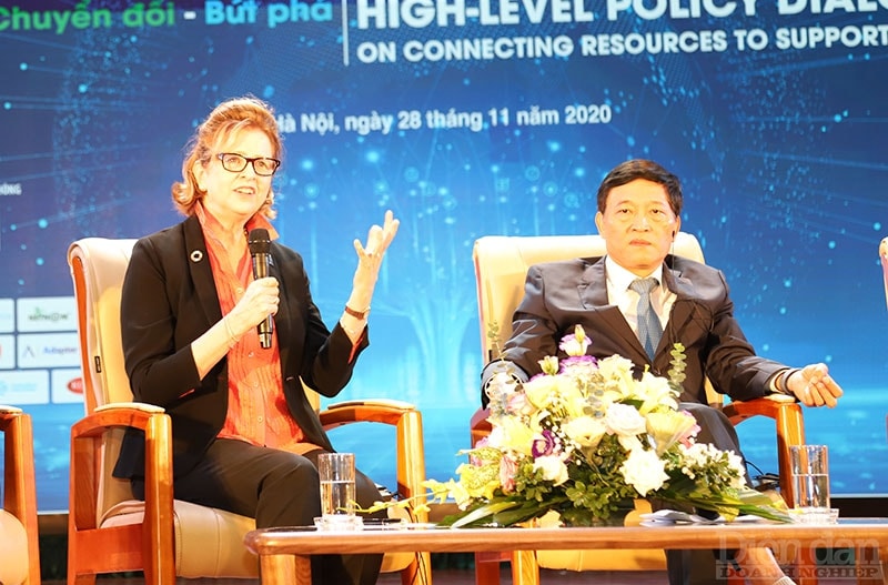 bà Caitlin Wiesen, đại diện thường trú Chương trình phát triển Liên Hợp Quốc (UNDP) nhấn mạnh cần có sự ươm tạo, cố vấn cho các startup phát triển các ý tưởng khởi nghiệp.