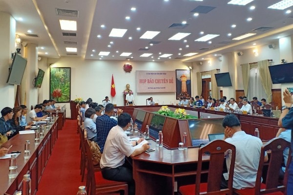 Cuộc họp báo ngày 18/11/2020 do UBND tỉnh Bình Thuận tổ chức để thông tin liên quan tới 4 dự án không thông qua đấu giá.