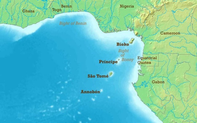 The Bight of Biafra là một điểm sáng ngoài khơi bờ biển Tây Phi, ở phần cực đông của Vịnh Guinea.