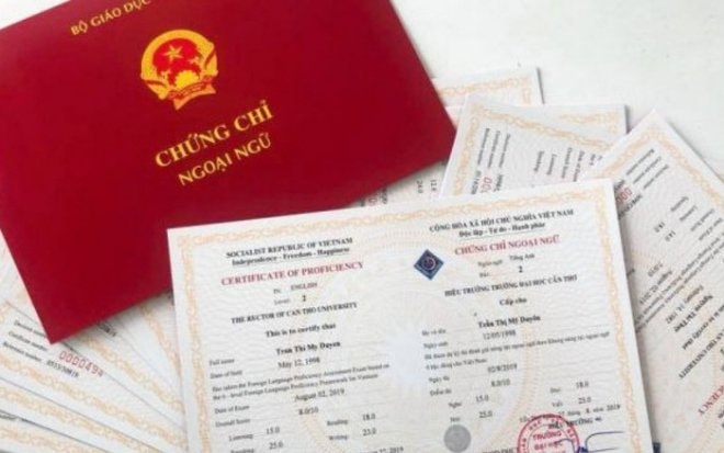 Bỏ chứng chỉ ngoại ngữ, tin học