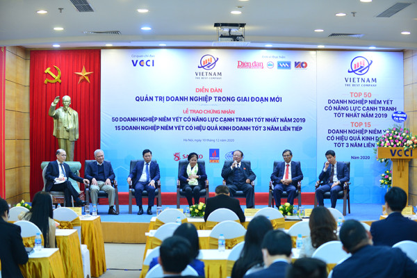 Các diễn giả tham gia diễn đàn.