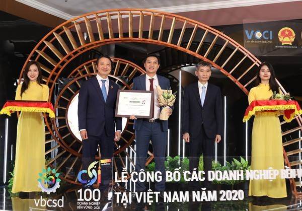 Amway Việt Nam tiếp tục được vinh danh trong 100 doanh nghiệp phát triển bền vững 2020 