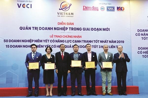VHM lọt Top 15 doanh nghiệp niêm yết có hiệu quả kinh doanh tốt nhất 03 năm liên tiếp (2017- 2019) do Tạp chí Diễn đàn Doanh nghiệp phối hợp với Viện Nghiên cứu và Phát triển Doanh nghiệp (INBUS), Hội Kế toán và Kiểm toán Việt Nam (VAA), Hội các Nhà Quản trị Doanh nghiệp Việt Nam (VACD) bình chọn.