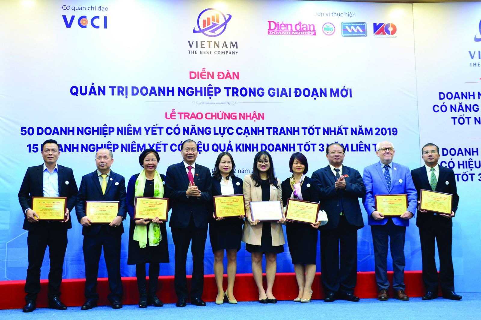  Top 50 doanh nghiệp niêm yết có năng lực cạnh tranh tốt nhất năm 2019.