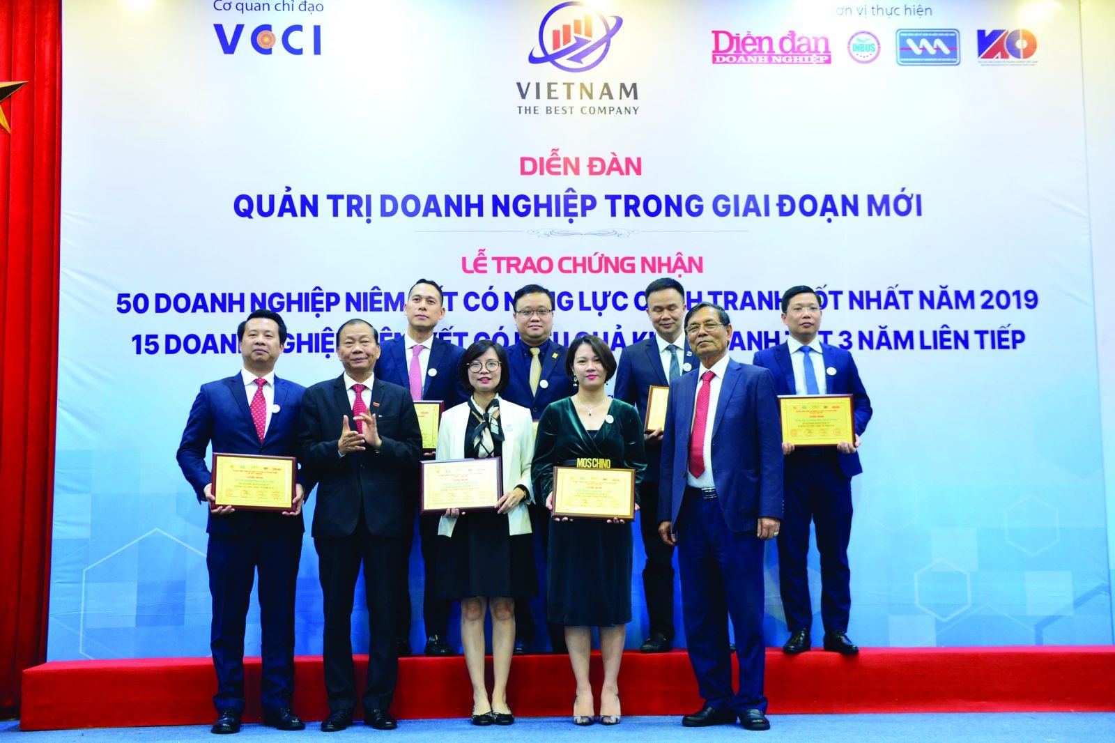  Top 50 doanh nghiệp niêm yết có năng lực cạnh tranh tốt nhất năm 2019.