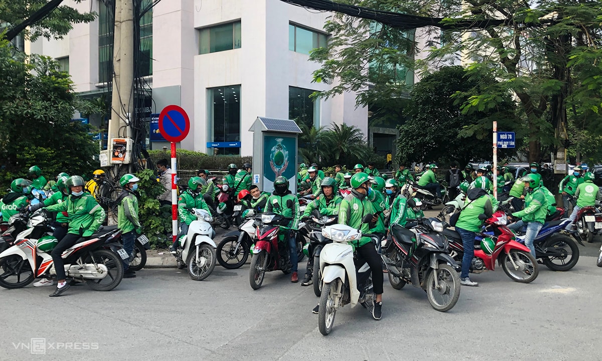 Tài xế Grab đình công phản đối tăng thuế VAT 10%