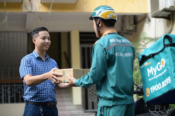 Theo đuổi triết lý “lấy khách hàng làm trung tâm”, vì khách hàng. Viettel Post luôn tập trung giải quyết vấn đề và cá thể hóa đến từng khách hàng.