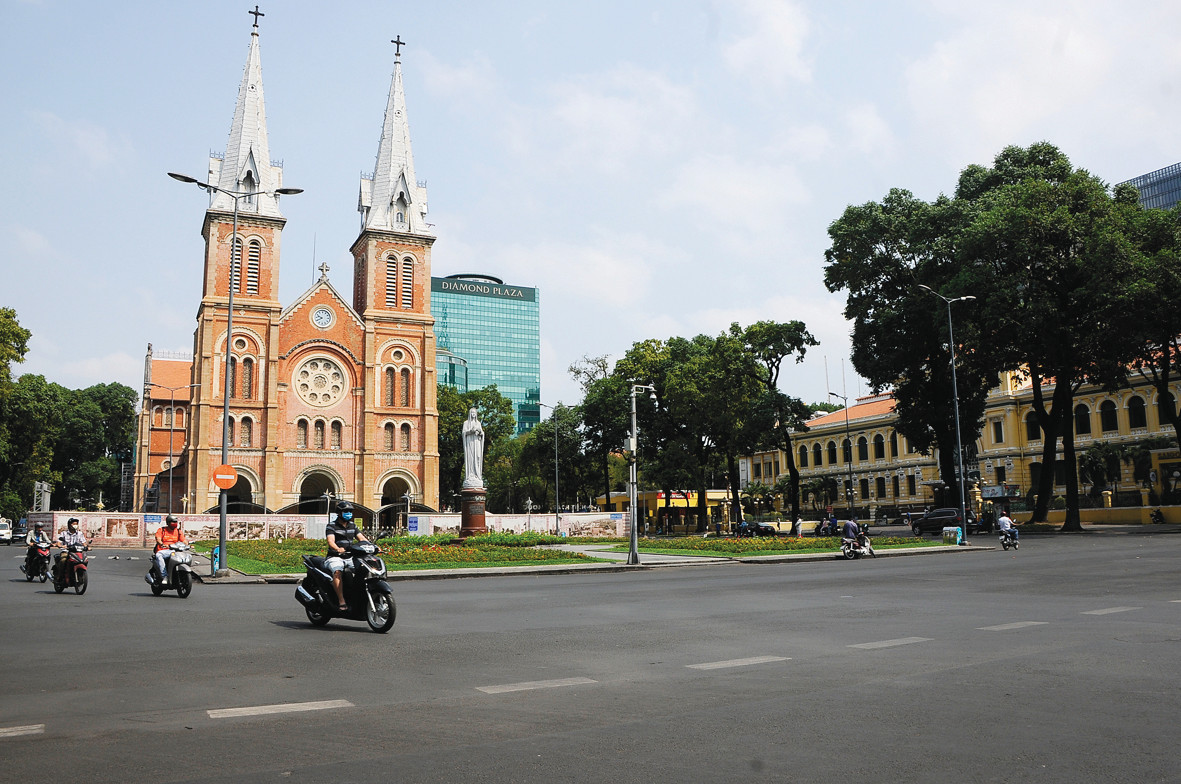 p/Nhà thờ Đức Bà TP.HCM là một trong những địa danh du lịch được nhiều du khách nội địa và quốc tế yêu thích khi ghé thăm TP.HCM.