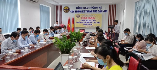 Quang cảnh buổi họp báo.