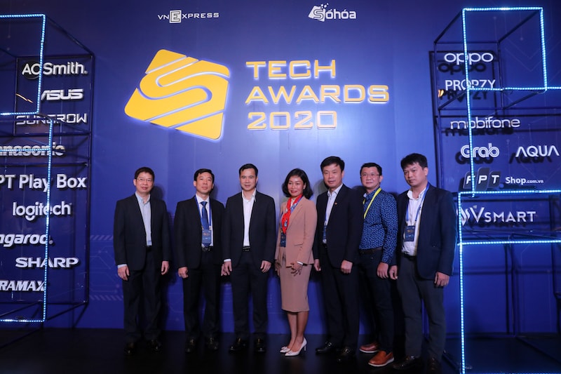 Triển lãm công nghệ Tech Awards 2020 diễn ra trong hai ngày 7 và 8/1 tại Gem Center, quận 1, TP HCM. Tối Gala tổng kết ngày 8/1/2021 sẽ có phần vinh danh trao giải thưởng, tôn vinh các sản phẩm công nghệ nổi bật, ấn tượng nhất trong năm do người tiêu dùng và các chuyên gia bình chọn đánh giá.