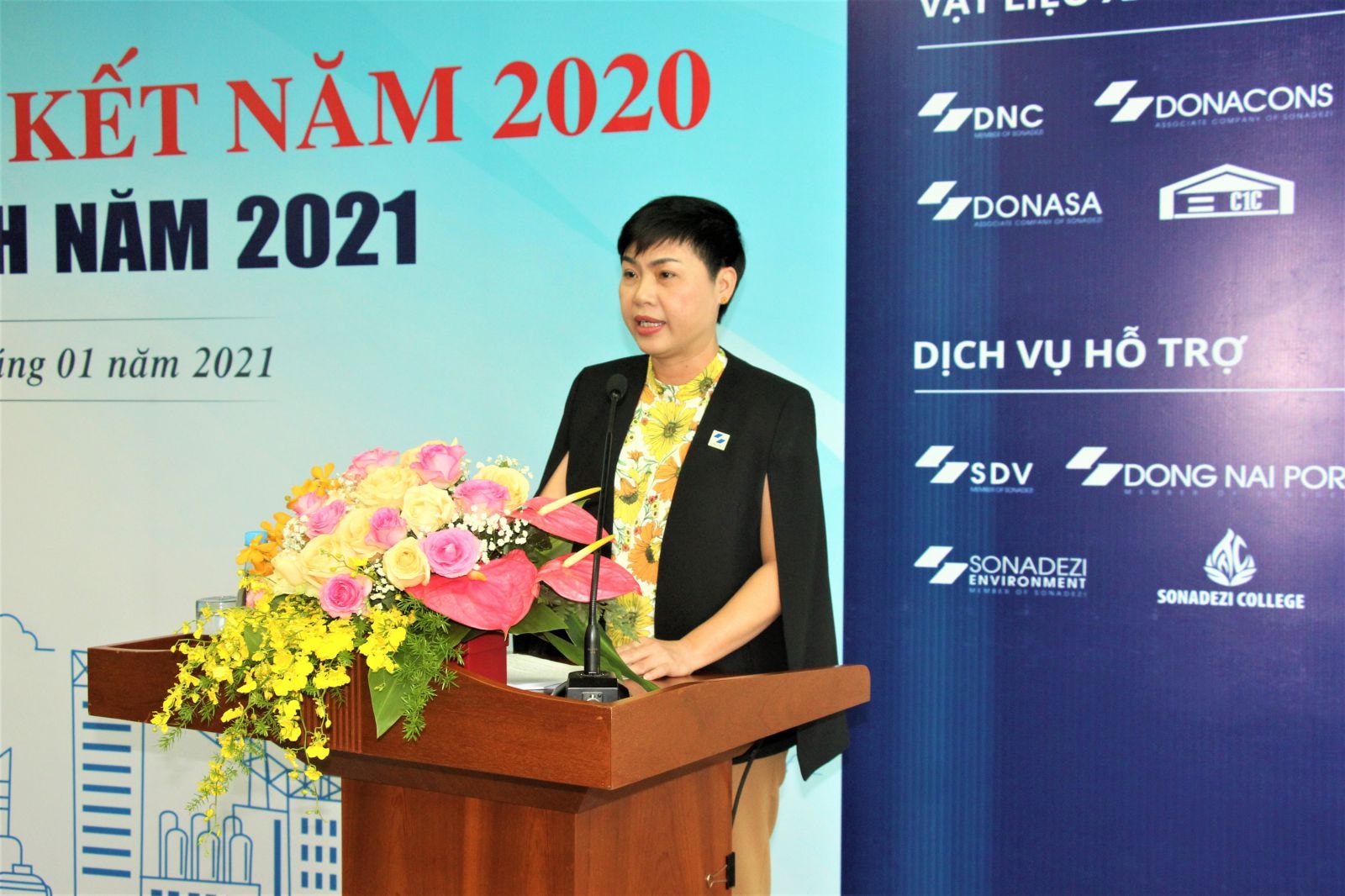 Bà Đỗ Thị Thu Hằng - Chủ tịch HĐQT Tổng công ty Sonadezi phát biểu tại Hội nghị