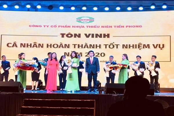 Nhựa Tiền Phong tôn vinh những cá nhân hoàn thành tốt nhiệm vụ