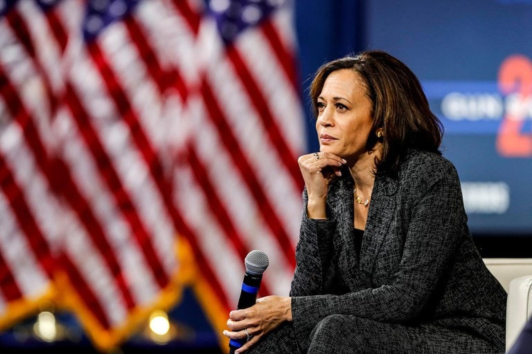 Phó tổng thống đắc cử Kamala Harris dự kiến là người tuyên thệ đầu tiên