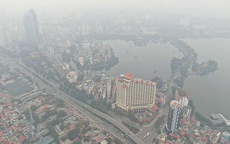 Theo các chuyên gia, việc dán nhãn sinh thái thân thiện với môi trường là cần thiết để kiểm soát ô nhiễm môi trường không khí - Ảnh: TTXVN