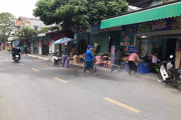 Phun khử trùng, diệt khuẩn tại xã Liên Hồng, Hải Dương