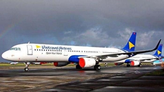 Vietravel Airlines là tân binh, vừa cất cánh bay thương mại được vài hôm thì gặp đợt dịch bùng phát mới. 