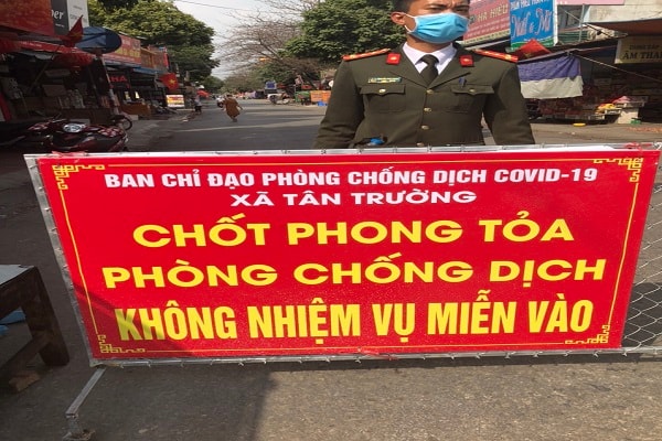 Chốt kiểm dịch tại xã Tân Trường huyện Cẩm Giàng