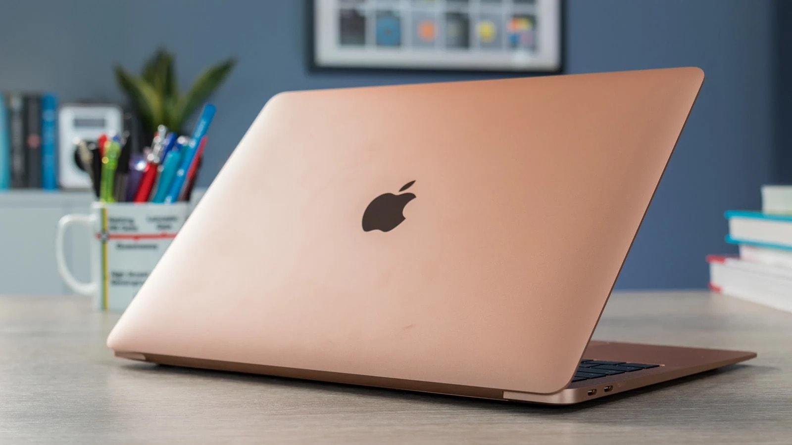 MacBook Air 2020 được sử dụng chip M1 của chính Apple.