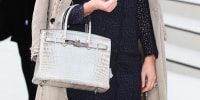 Cùng là da cá sấu, Hermès làm thế nào bán được túi Birkin giá 3 tỷ đồng?