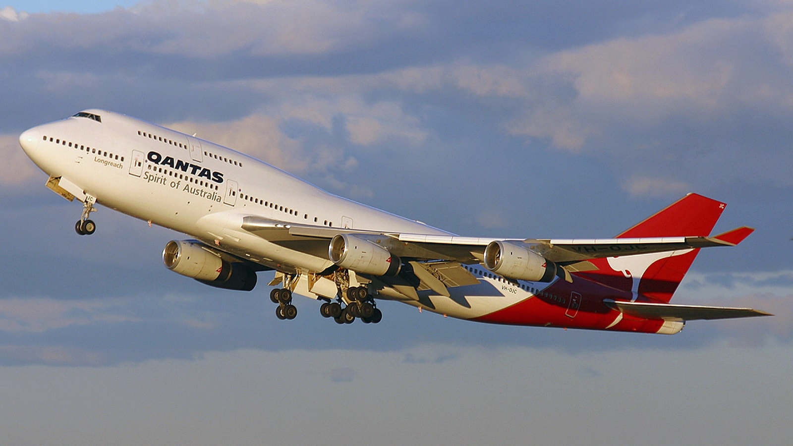 Ảnh 1: Qantas Airways đã công bố kế hoạch đưa đội bay Boeing 747 của họ nghỉ hưu