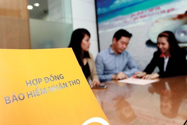 Người dân trước khi tham gia bảo hiểm cần tham khảo kỹ và đọc hiểu hợp đồng để phòng tránh rủi ro đáng tiếc
