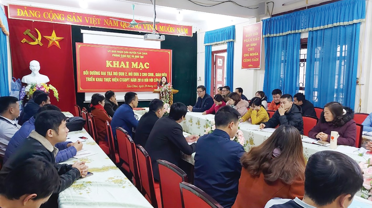  Ngành giáo dục huyện Tủa Chùa đặc biệt quan tâm đến việc đào tạo, bồi dưỡng nâng cao trình độ chuyên môn đội ngũ cán bộ, giáo viên.