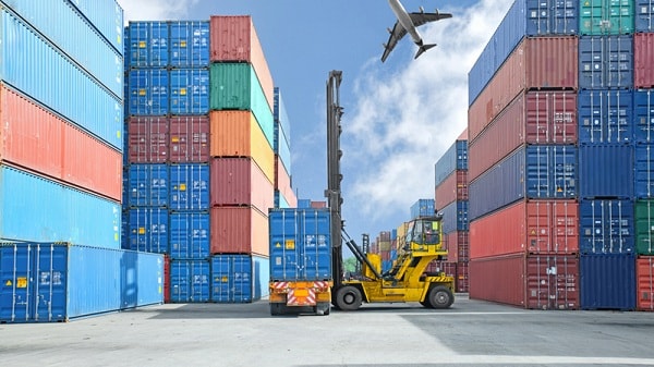 Do tốc độ tăng trưởng cao của thương mại điện tử nên đòi hỏi các cơ chế chính sách quản lý phải thay đổi phù hợp