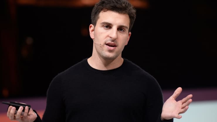Bryan Chesky - CEO của Airbnb.