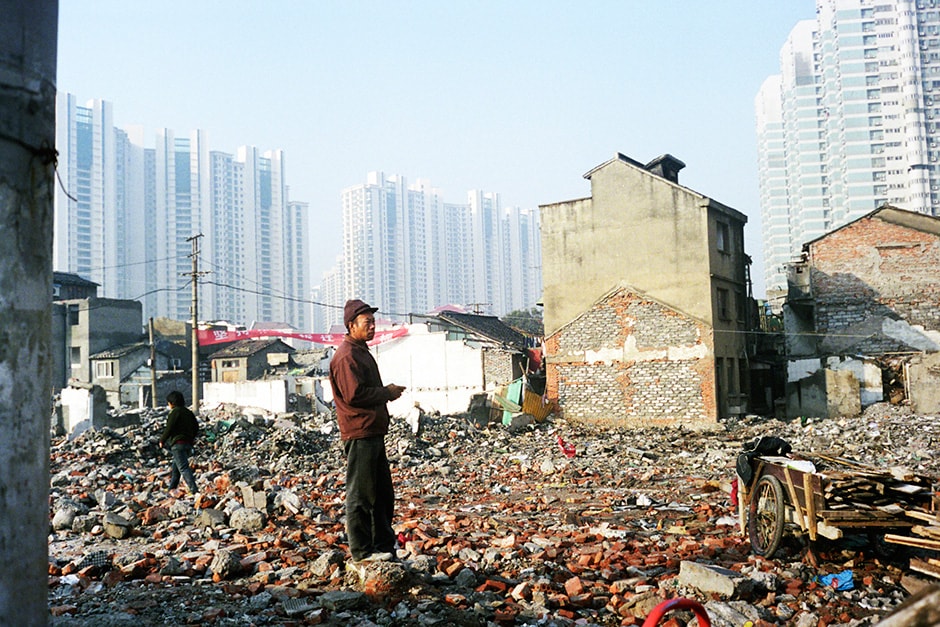 Bất cân xứng trong phát triển kinh tế giữa các vùng miền