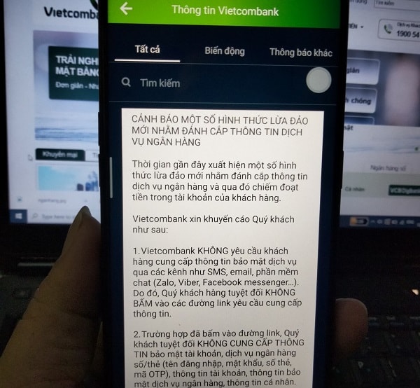Tin nhắn khuyến cáo của Vietcombank gửi tới người dùng.