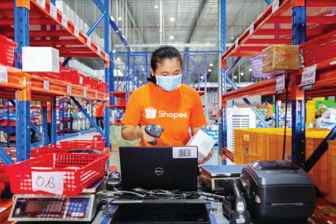  Shopee chuyển mục tiêu từ “chiếm thị trường” sang “có lãi” bằng cách tăng phí để tăng doanh thu. 