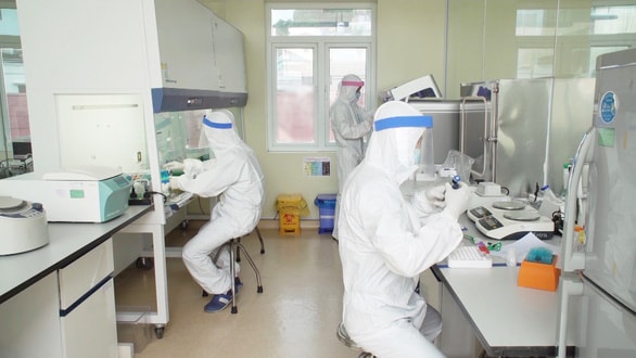 Một trường hợp công nhân cách ly tại Hải Dương được phát hiện dương tính với COVID-19 sau 9 lần xét nghiệm - Ảnh: T.THẮNG