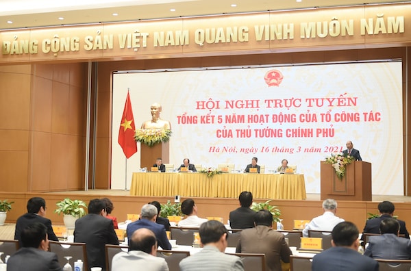 Thủ tướng Chính phủ Nguyễn Xuân Phúc chủ trì Hội nghị trực tuyến Tổng kết 5 năm hoạt động của Tổ công tác của Thủ tướng - một mô hình thiết chế thuộc thẩm quyền quyết định của Thủ tướng lần đầu tiên được thành lập.