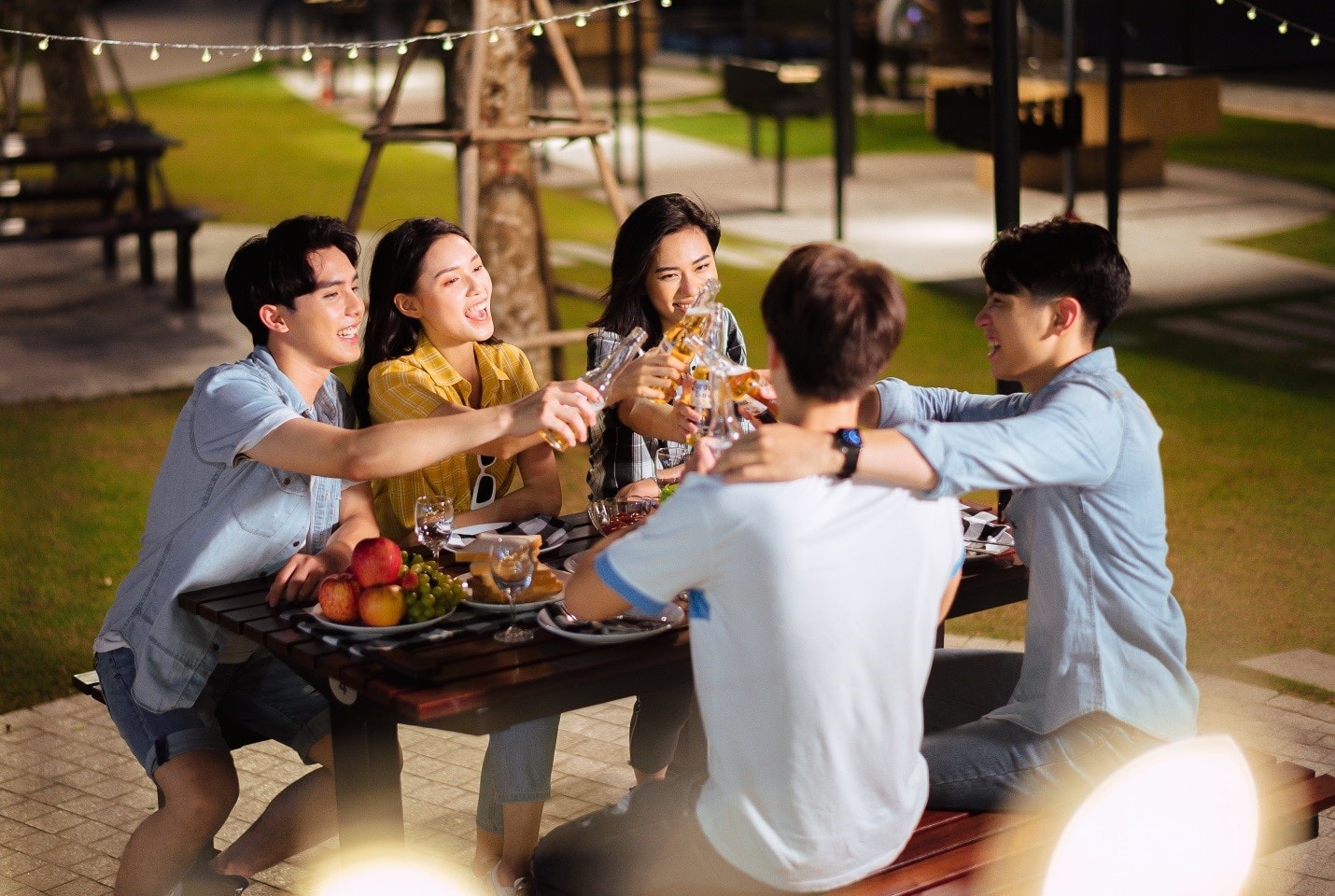 Vườn nướng BBQ – Điểm tụ tập hấp dẫn của giới trẻ tại Vinhomes Smart City